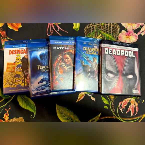 Blu Ray + Dvd Lot Bundle Excellent Condition Dead Pool  Guardians Despicable Me - Picture 1 of 3